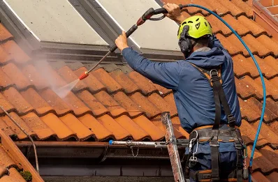 Démoussage et hydrofuge de toiture à Margès